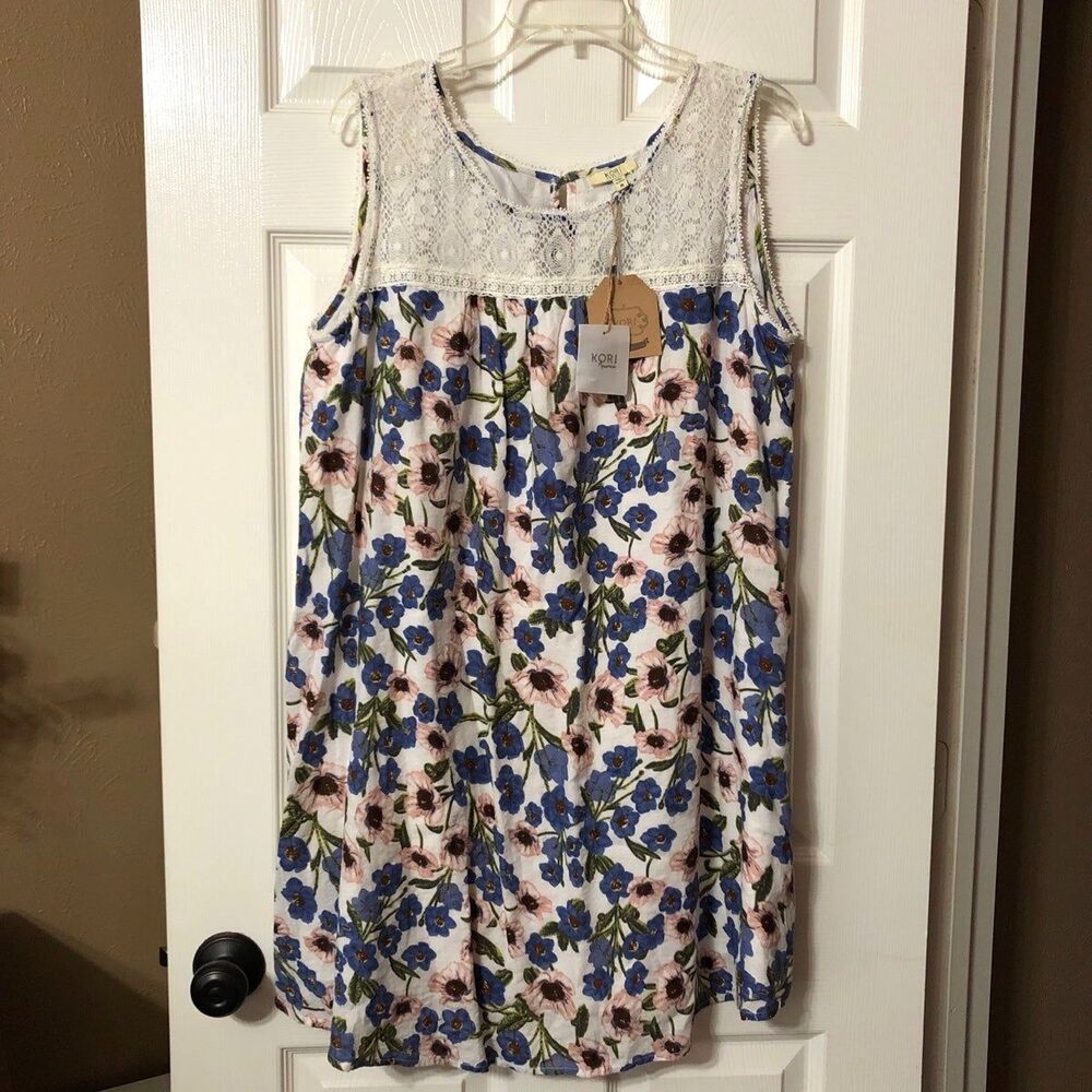 NWT! Kori America Dress/Sleepwear Size Medium Floral Print